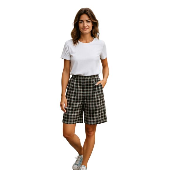 C&A Size 40 / Small Black Plaid Viscose Blend Bermuda Shorts Cuffs Pockets - Picture 1 of 10